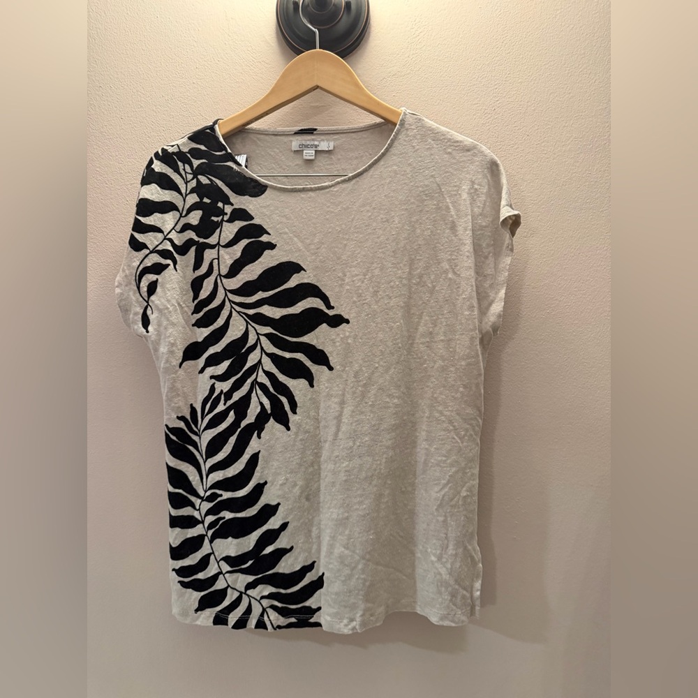 Chicos Linen Blend Knit Top Womens 2 L Beige Black Leaf Print Short Sleeve Tee